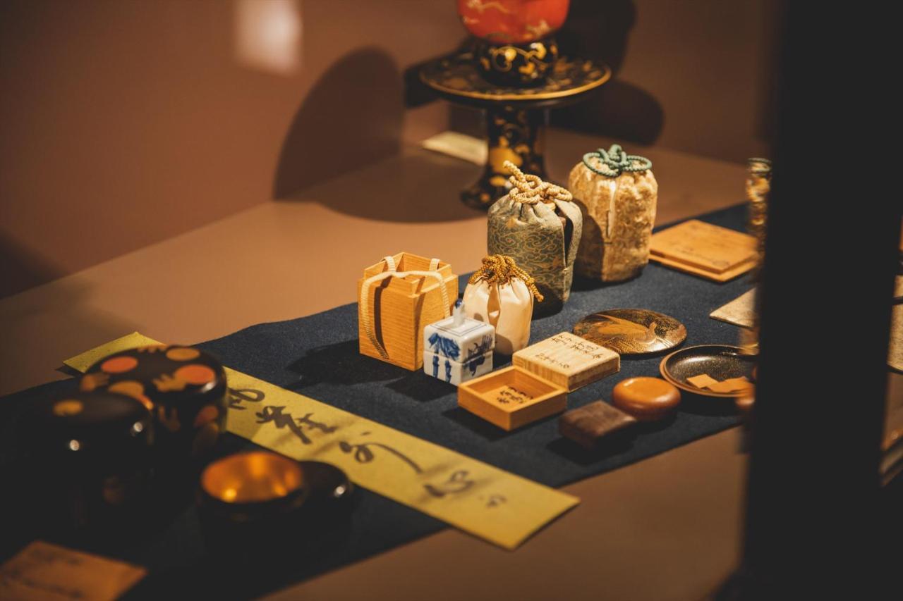 Arima Onsen Tocen Goshobo Otel Kobe Dış mekan fotoğraf A set of Chinese tea utensils