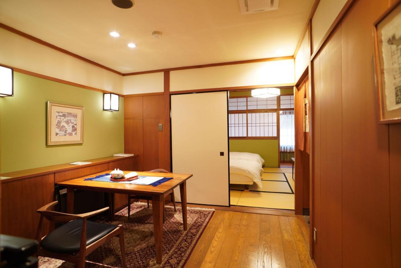 Arima Onsen Tocen Goshobo Otel Kobe Dış mekan fotoğraf A room at a ryokan