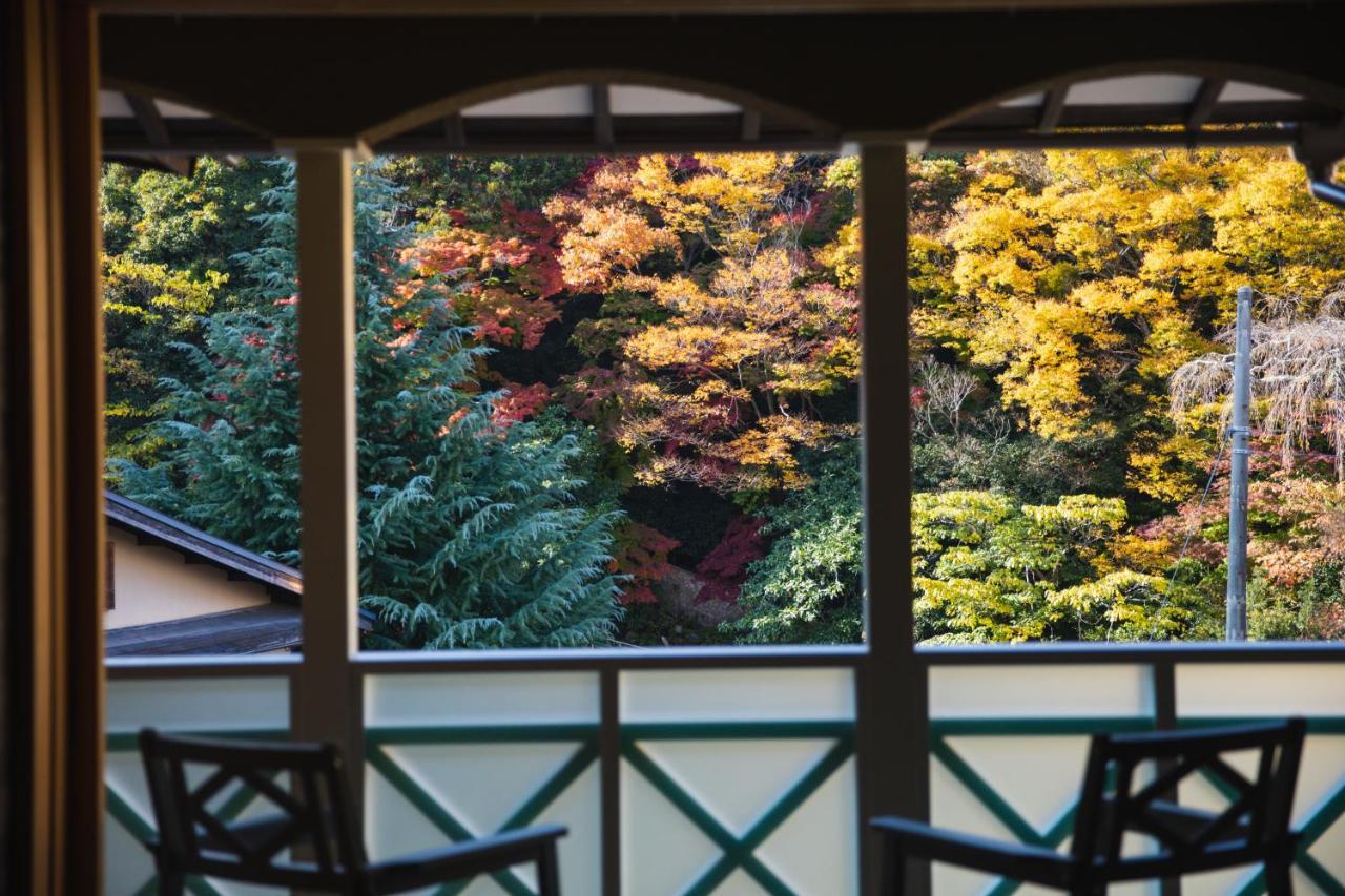 Arima Onsen Tocen Goshobo Otel Kobe Dış mekan fotoğraf Autumn colours at the hotel